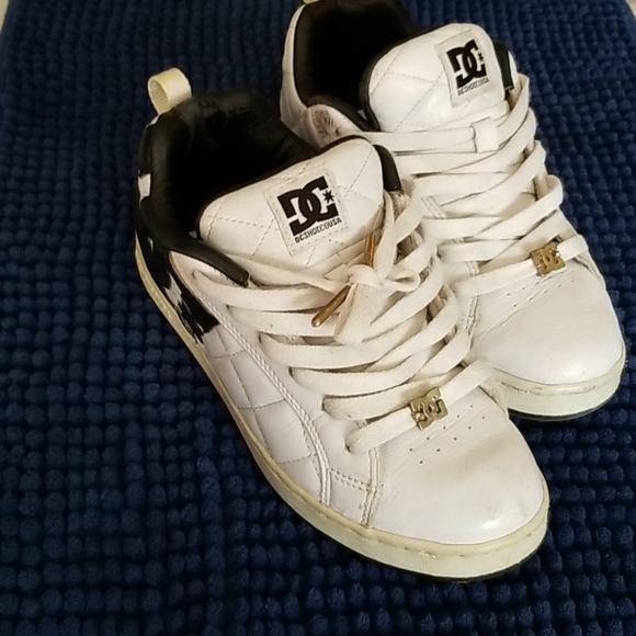 DC Shoes - Picture 2 of 8
